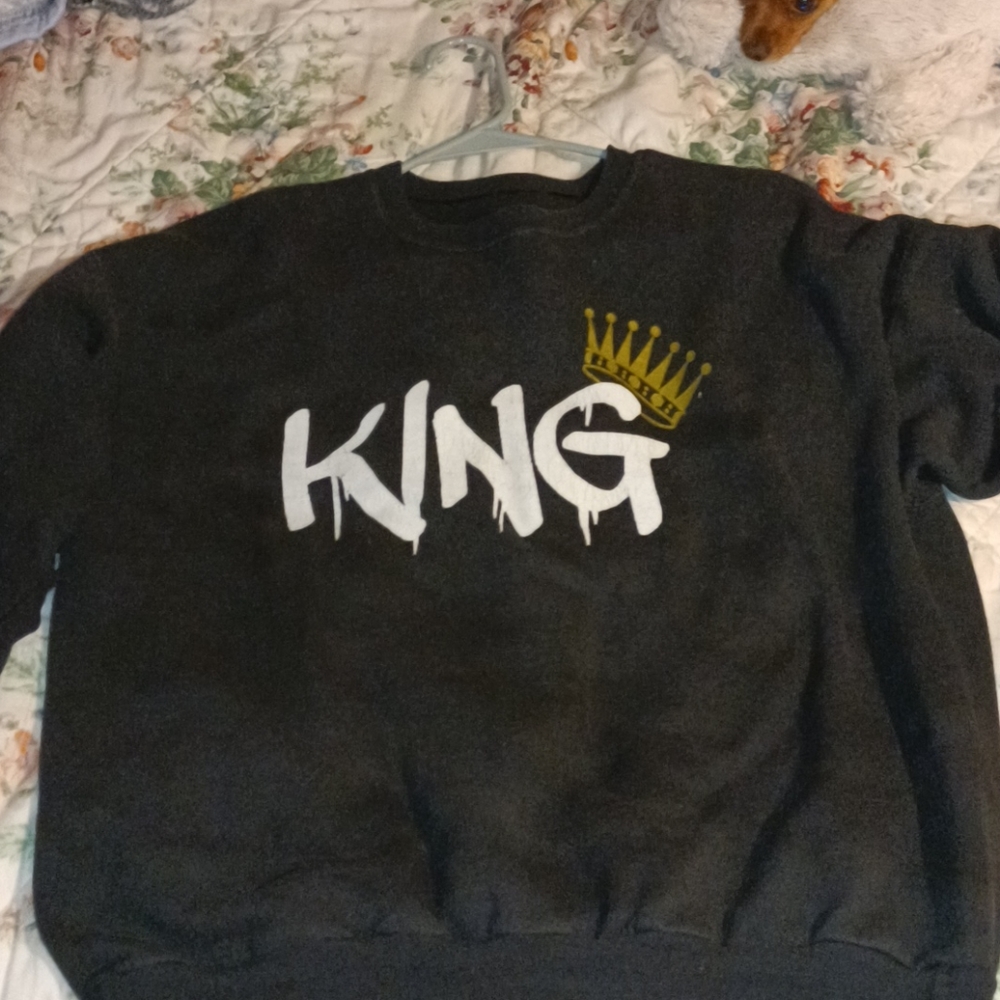 "King" sweatshirt